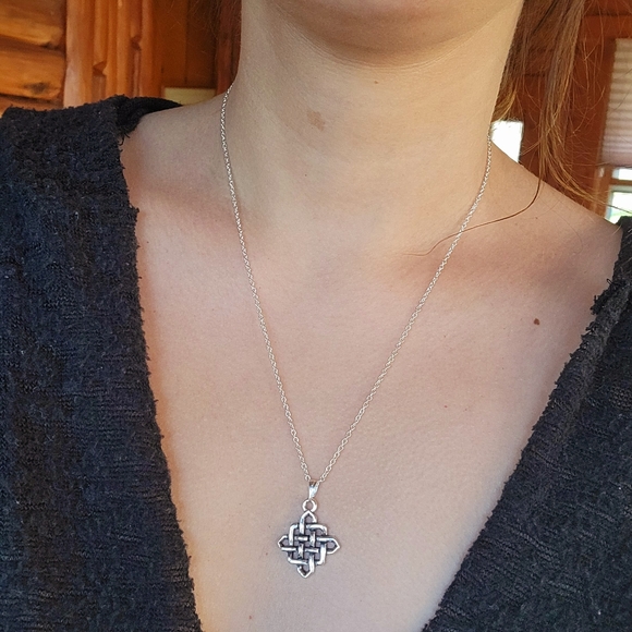 New Silver Celtic Knot Necklace - Picture 16 of 16